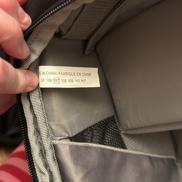 Lowepro black Slingshot backpack (see measurements) - Picture 6 of 8